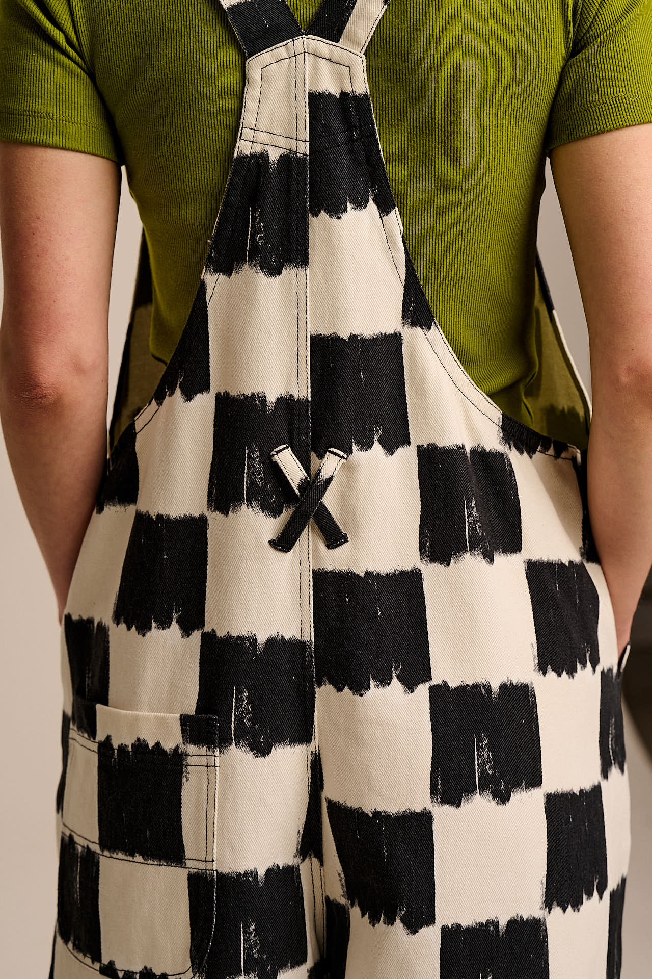 Toluca - Cotton Barrel Leg Dungarees in Black & Ecru Blurred Checkerboard