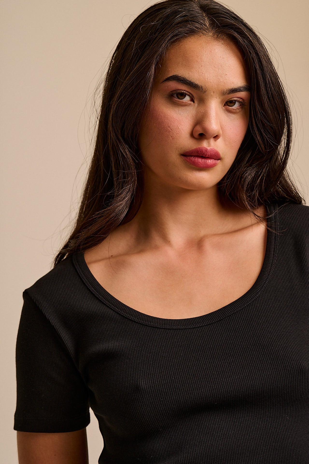 Vita - Ribbed Cotton Scoop Neck Short Sleeve T-Shirt in Black