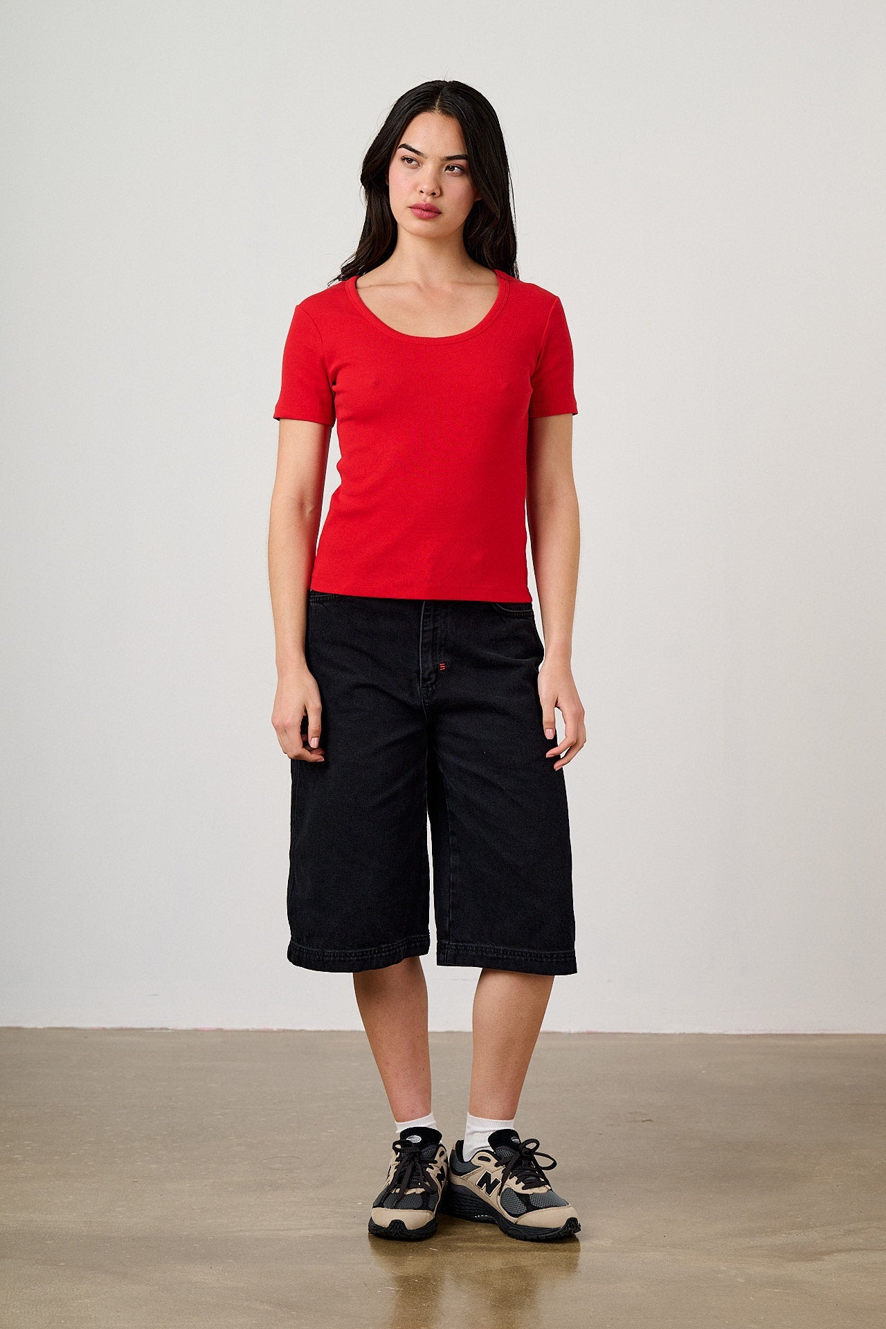 Vita - Ribbed Cotton Scoop Neck Short Sleeve T-Shirt in Red
