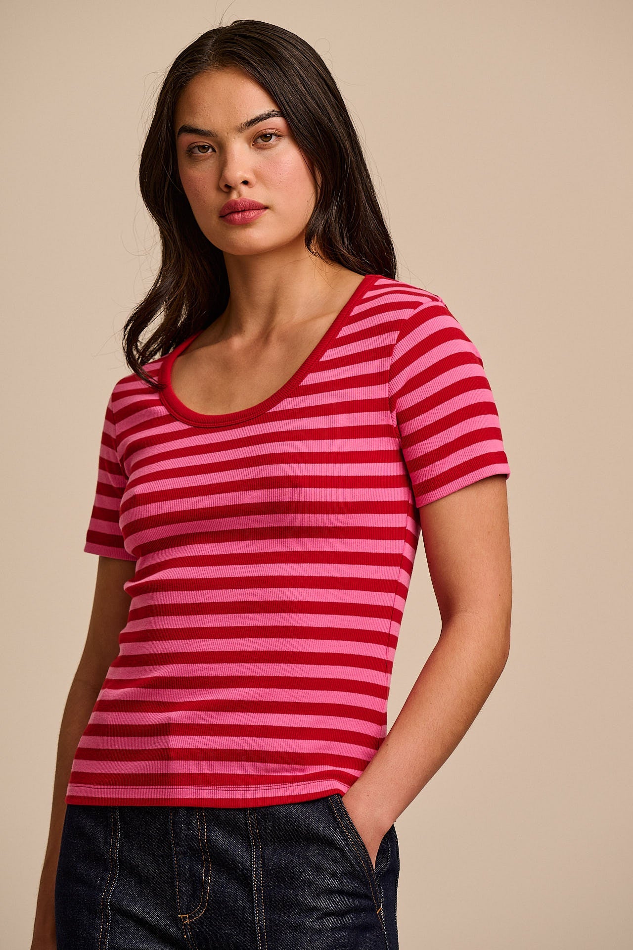 Vita - Ribbed Cotton Scoop Neck Short Sleeve T-Shirt in Red & Pink Stripe