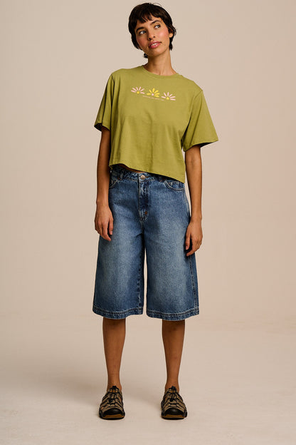 L.E Zayla - Cropped Boxy T-Shirt in Khaki Graphics and Grain Artist & Yak