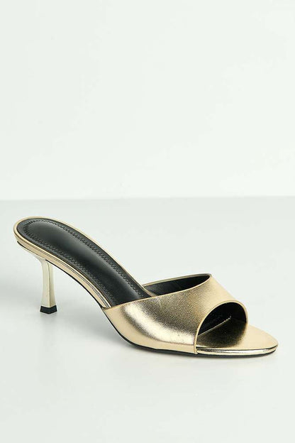 Diara Plain Band Low Heeled Mules in Gold